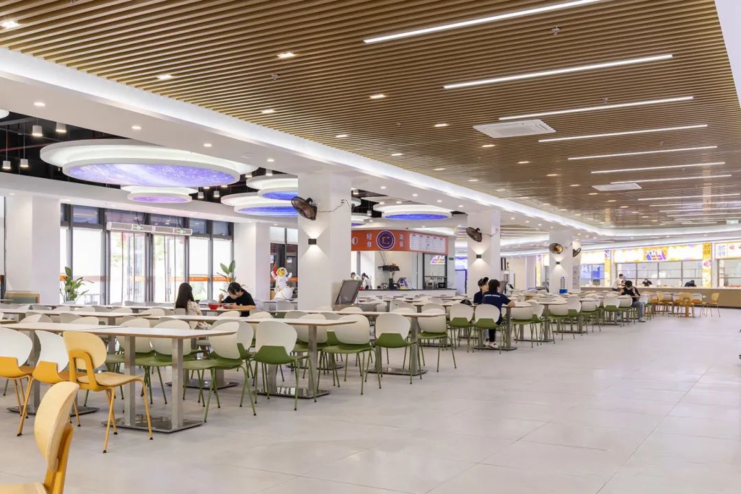 廣東肇慶航空職業(yè)學院